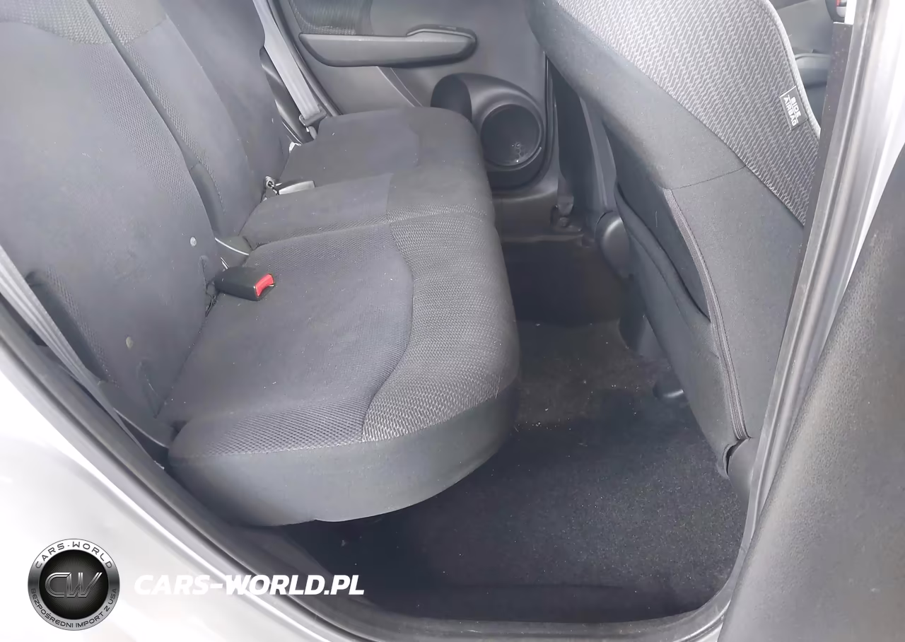 2012 Honda Fit Sport VIN:JHMGE8H53CC029332 - 8