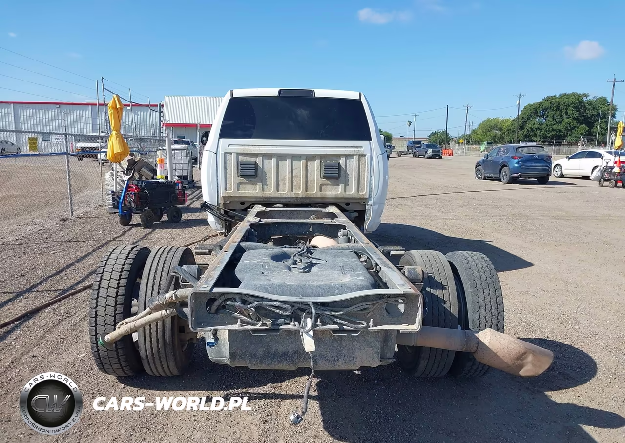 2017 Ram 5500 Chassis Tradesman-Slt-Laramie VIN:3C7WRMFL5HG520665 - 16