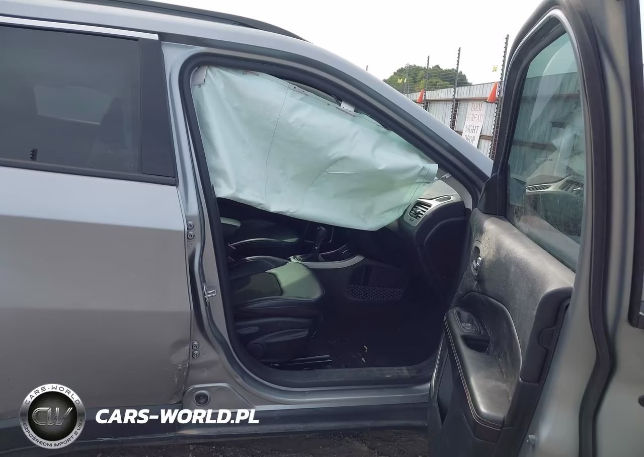 JEEP COMPASS LA VIN:3C4NJCBB3LT258927 - 5