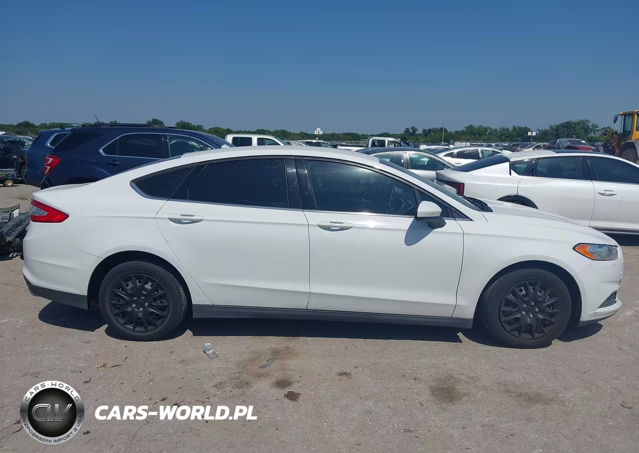 2013 Ford Fusion S VIN:3FA6P0G73DR364708 - 13