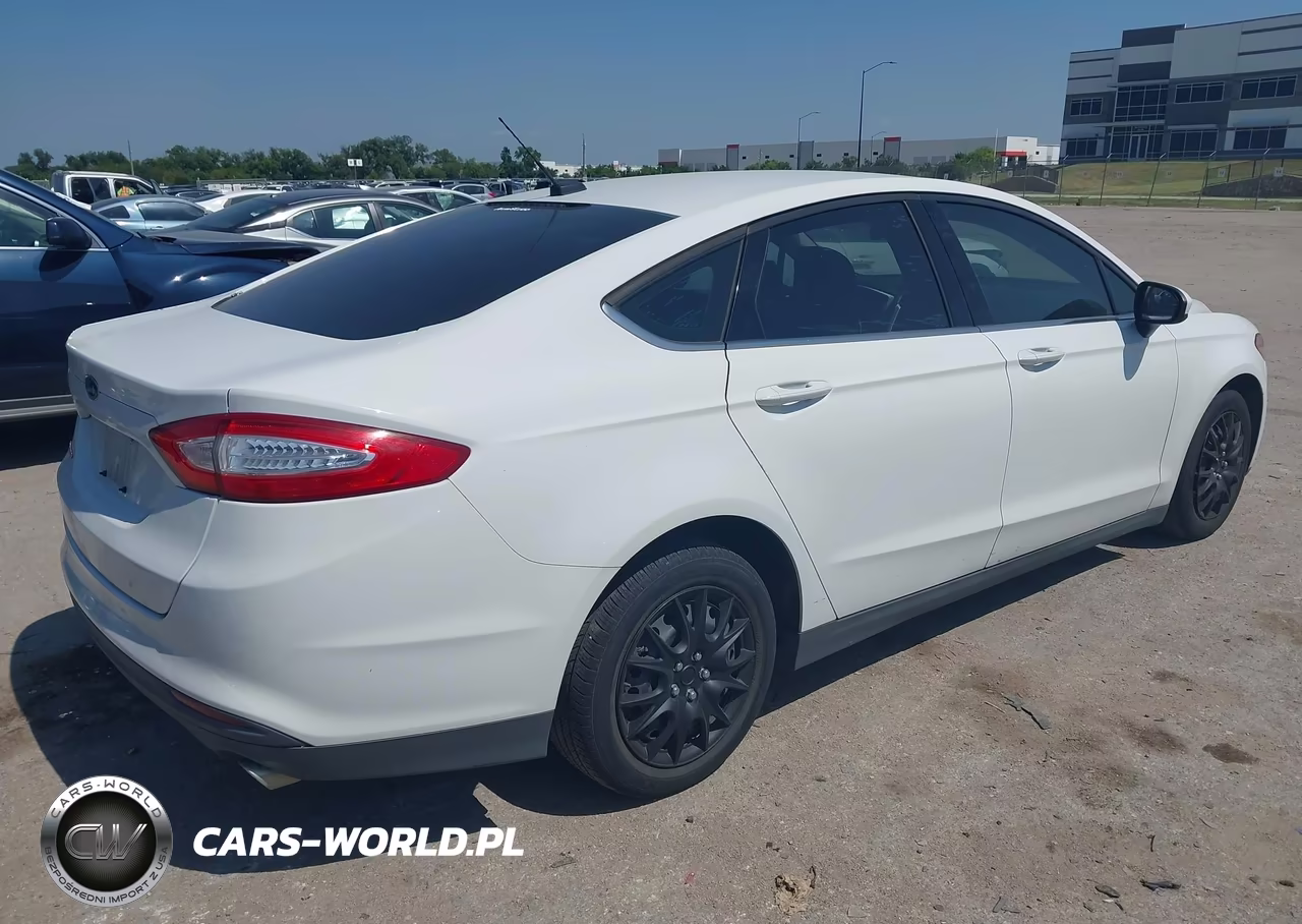 2013 Ford Fusion S VIN:3FA6P0G73DR364708 - 4