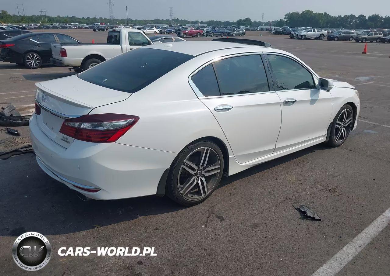 2016 Honda Accord Touring VIN:1HGCR3F92GA027734 - 4
