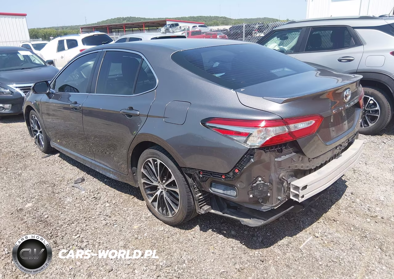 2018 Toyota Camry Se VIN:4T1B11HK0JU674902 - 3
