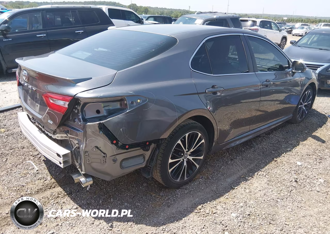 2018 Toyota Camry Se VIN:4T1B11HK0JU674902 - 4