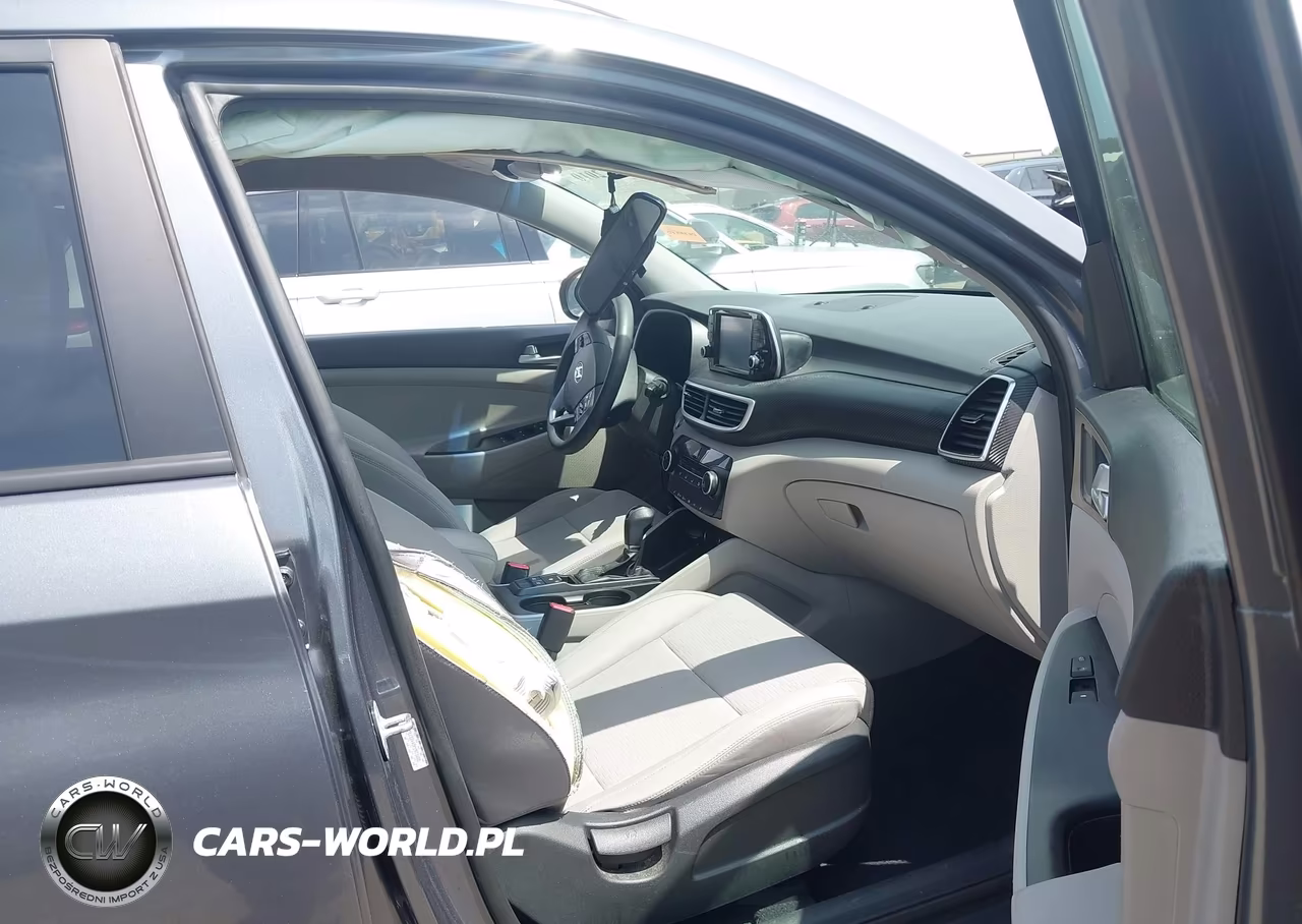 2019 Hyundai Tucson Value VIN:KM8J33A43KU973458 - 5