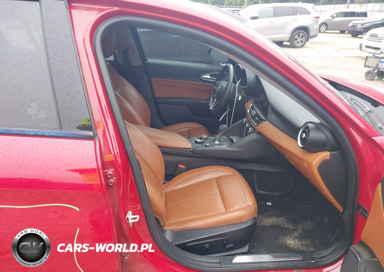 2019 Alfa Romeo Giulia Sport Rwd VIN:ZARFAMAN4K7598991 - 5