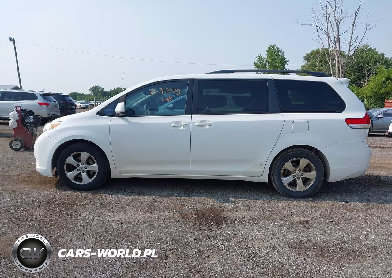 2014 Toyota Sienna Le V6 8 Passenger VIN:5TDKK3DC7ES452122 - 14