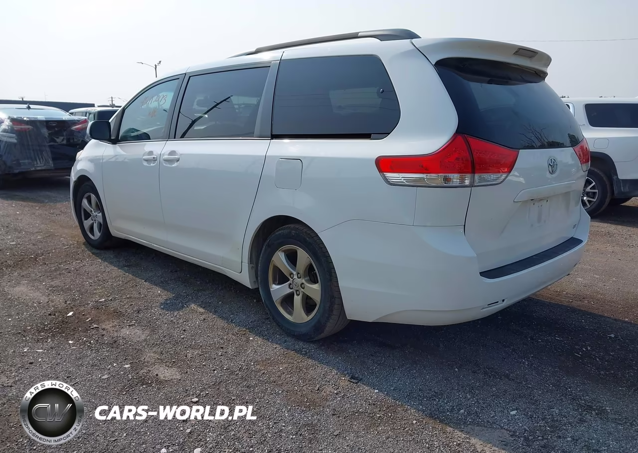 2014 Toyota Sienna Le V6 8 Passenger VIN:5TDKK3DC7ES452122 - 3