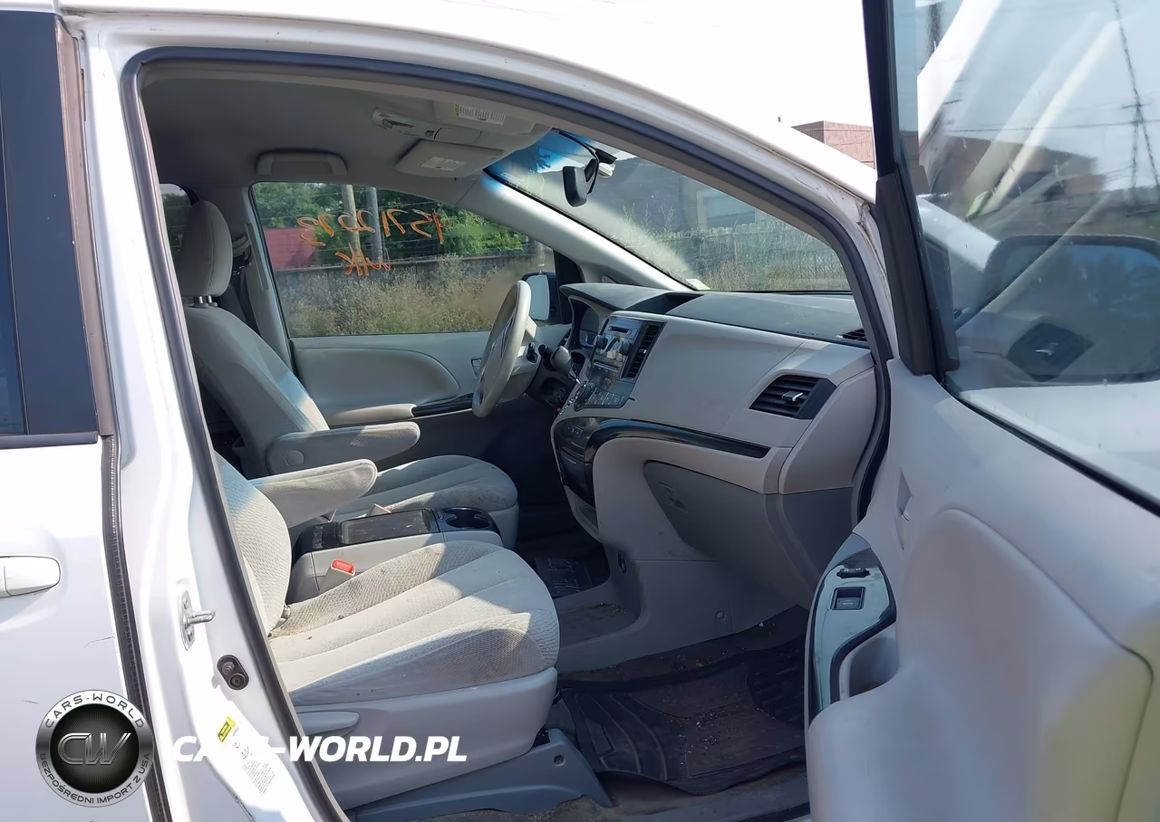 2014 Toyota Sienna Le V6 8 Passenger VIN:5TDKK3DC7ES452122 - 5