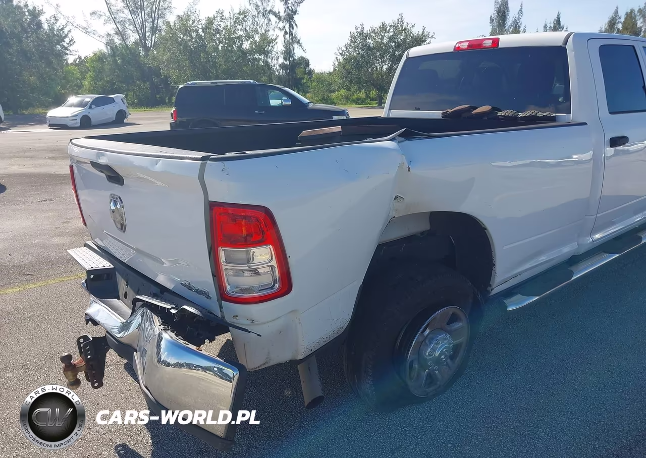 2019 Ram 2500 Tradesman 4X4 8' Box VIN:3C6UR5HJ8KG691477 - 17