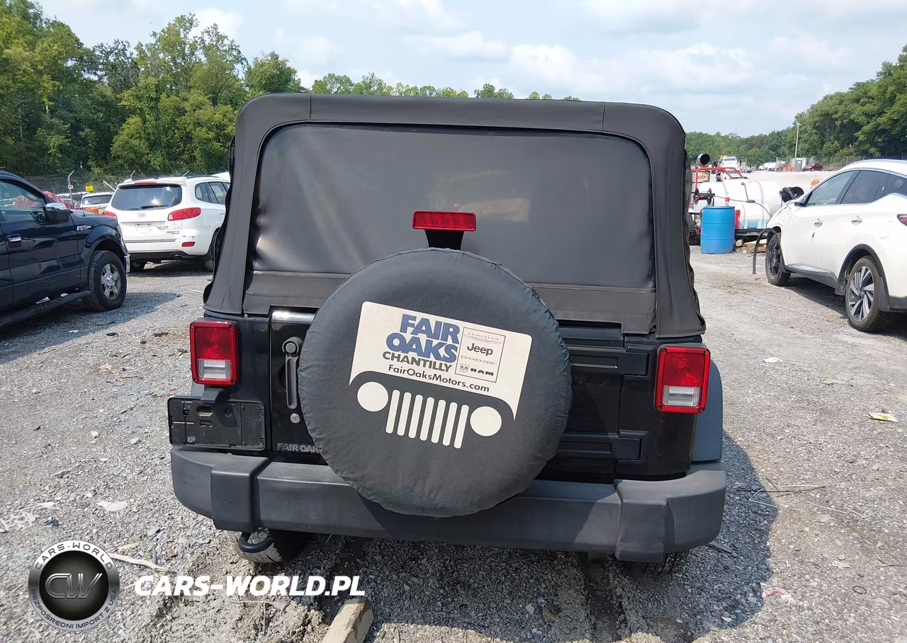 2015 Jeep Wrangler Unlimited Sport VIN:1C4BJWDG2FL692561 - 16