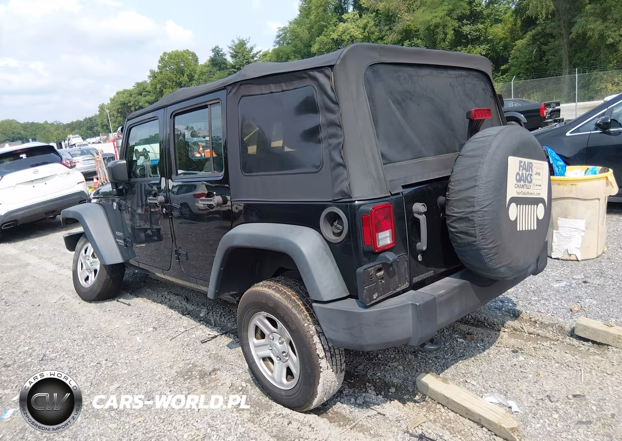 2015 Jeep Wrangler Unlimited Sport VIN:1C4BJWDG2FL692561 - 3