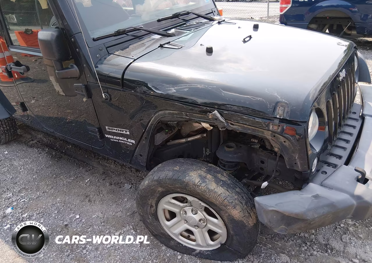 2015 Jeep Wrangler Unlimited Sport VIN:1C4BJWDG2FL692561 - 6