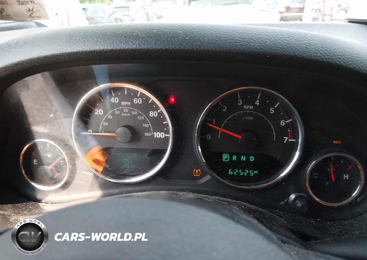 2015 Jeep Wrangler Unlimited Sport VIN:1C4BJWDG2FL692561 - 7