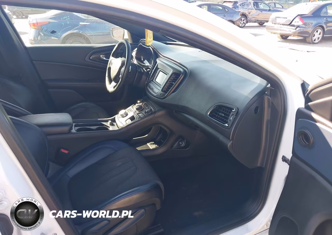 2015 Chrysler 200 S VIN:1C3CCCDG9FN700581 - 5