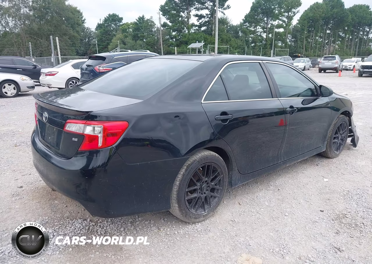 2014 Toyota Camry Se VIN:4T1BF1FK3EU444054 - 4