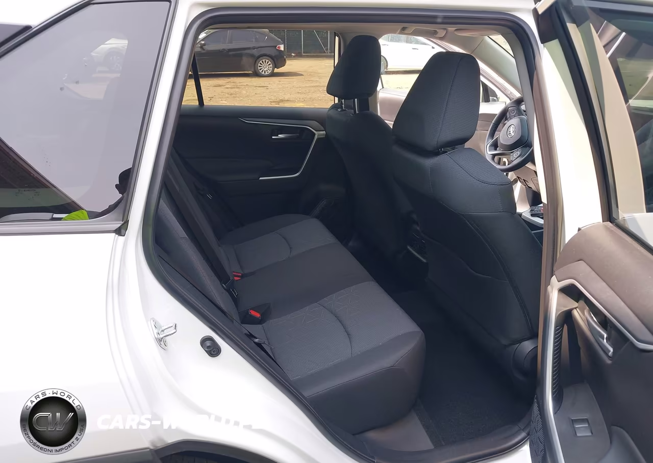 2025 Toyota Rav4 Xle VIN:2T3P1RFV4SW616382 - 8
