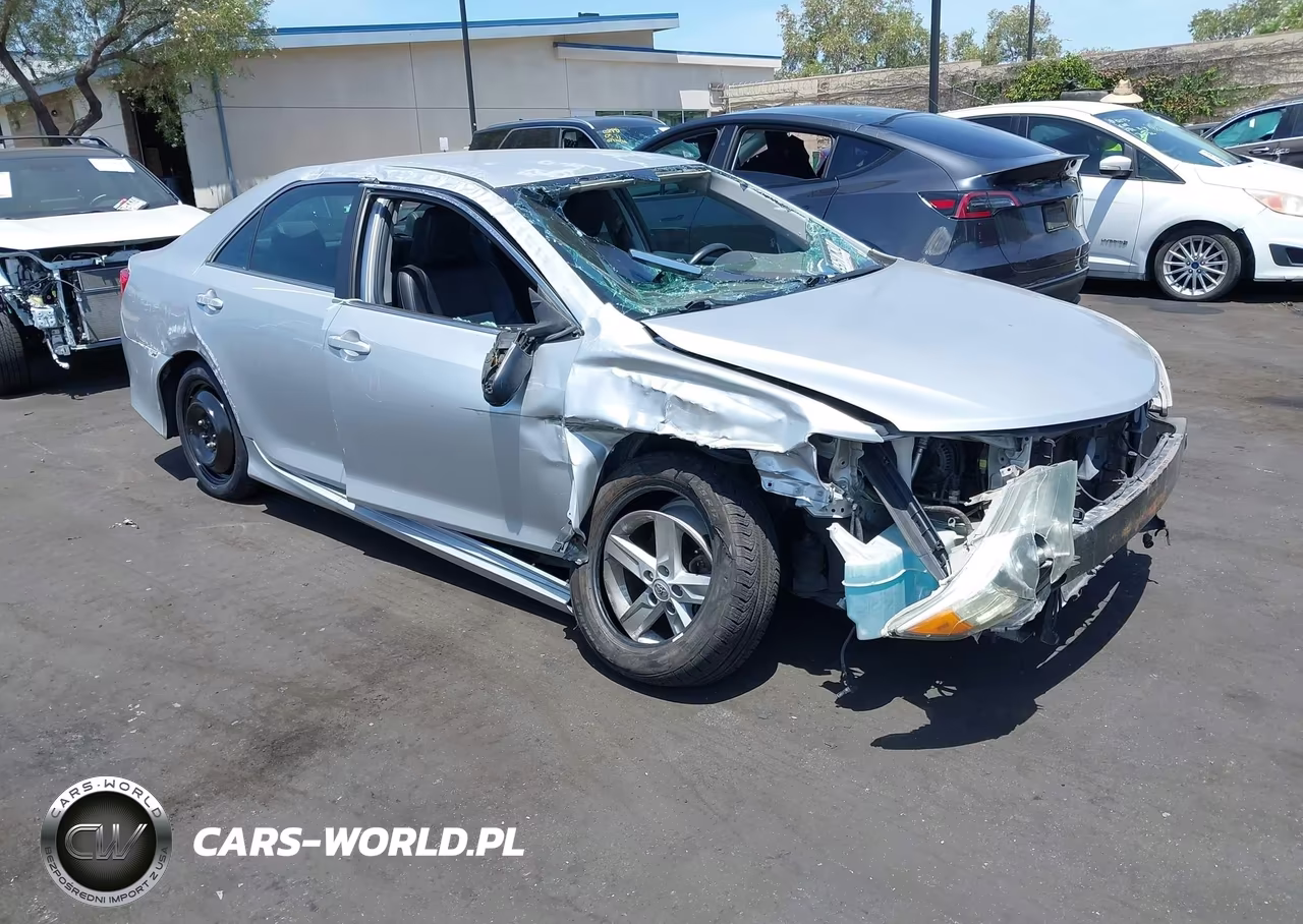 2014 Toyota Camry Se – zdjęcie 1 z 19