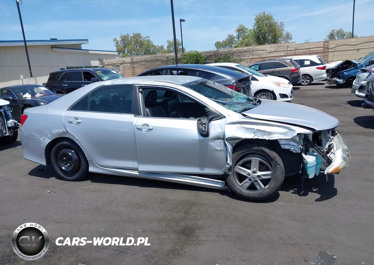 2014 Toyota Camry Se VIN:4T1BF1FK0EU747681 - 14