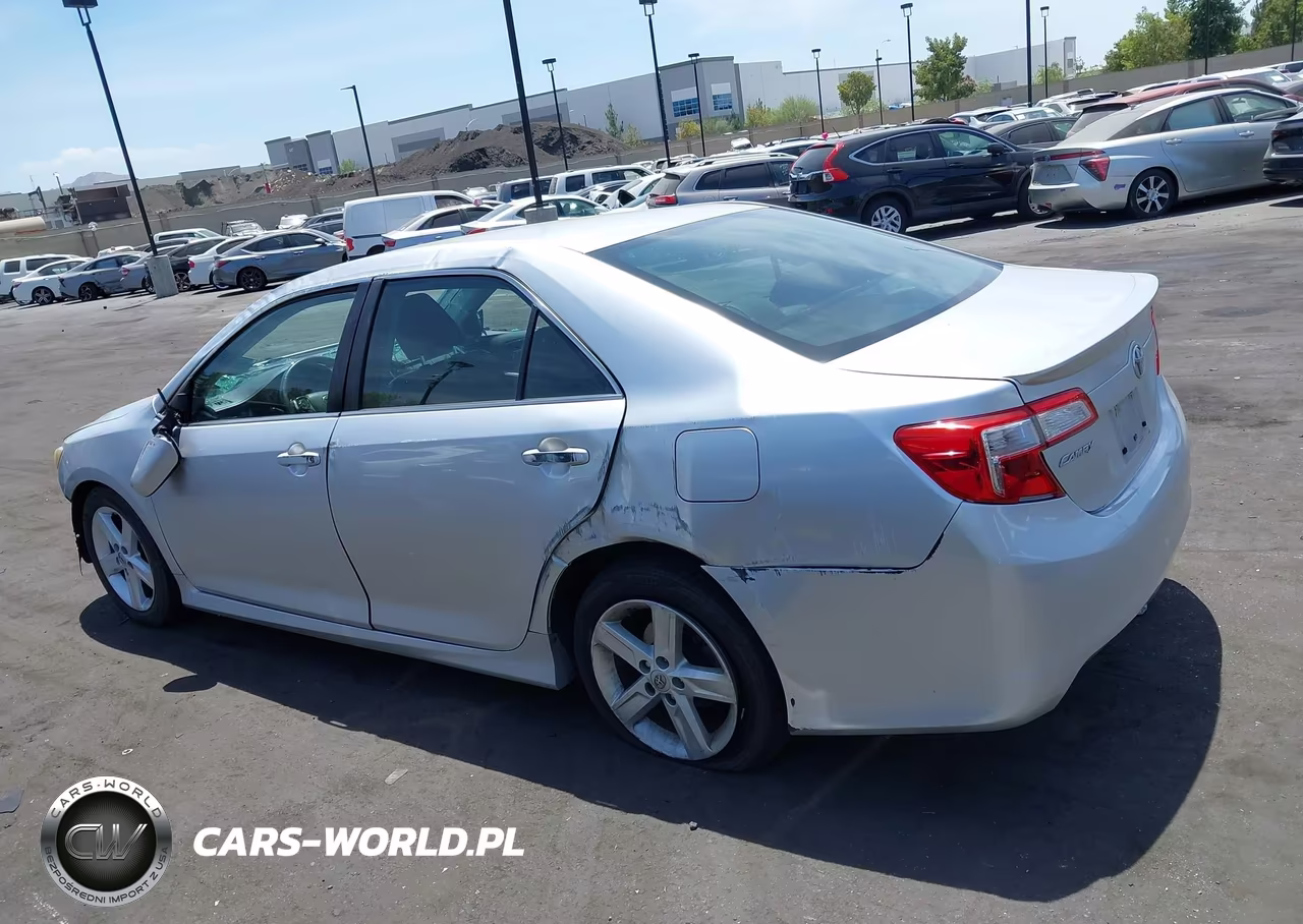 2014 Toyota Camry Se VIN:4T1BF1FK0EU747681 - 15