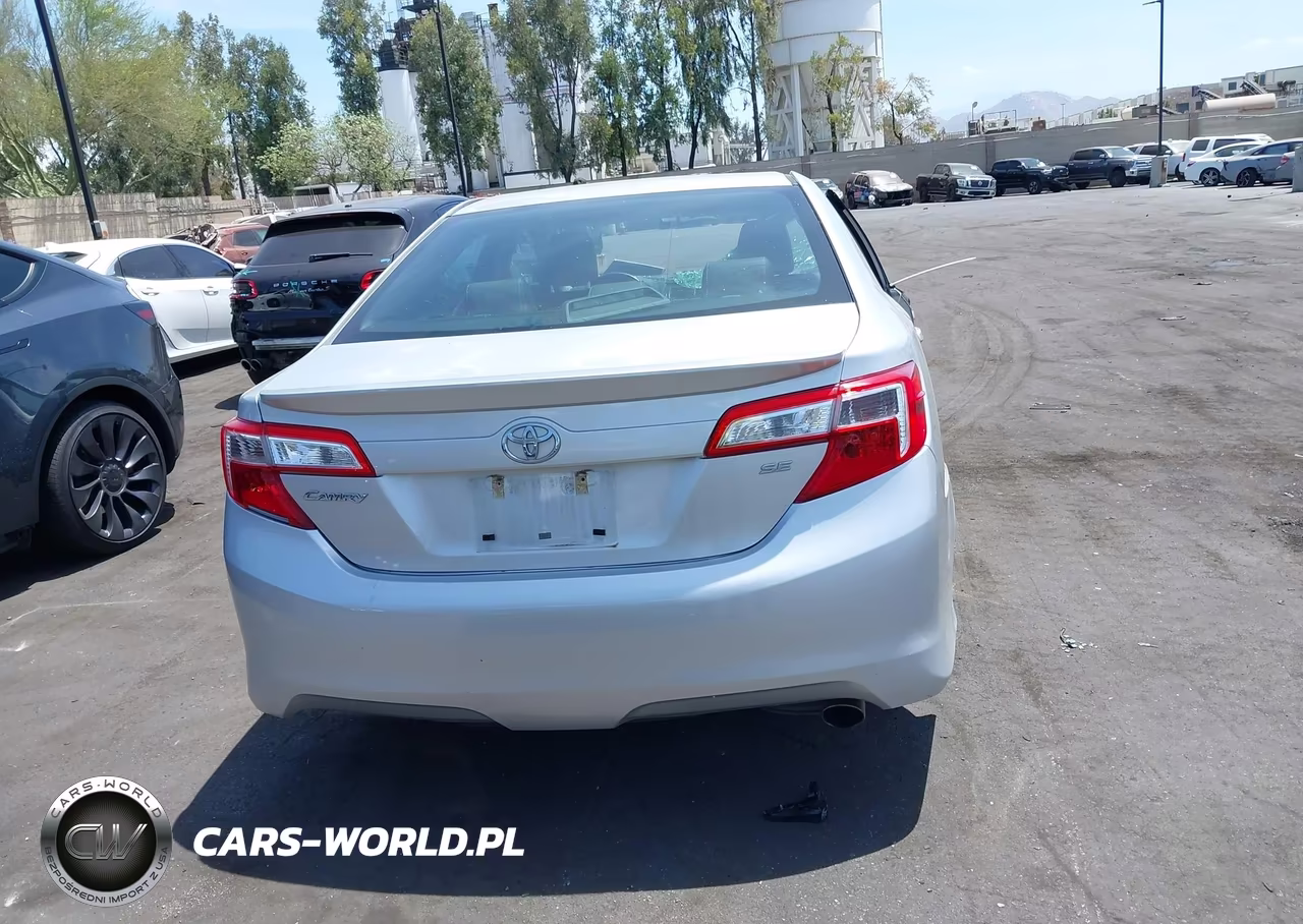 2014 Toyota Camry Se VIN:4T1BF1FK0EU747681 - 17