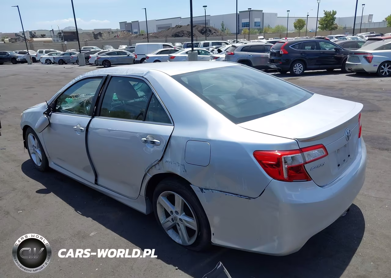 2014 Toyota Camry Se VIN:4T1BF1FK0EU747681 - 18