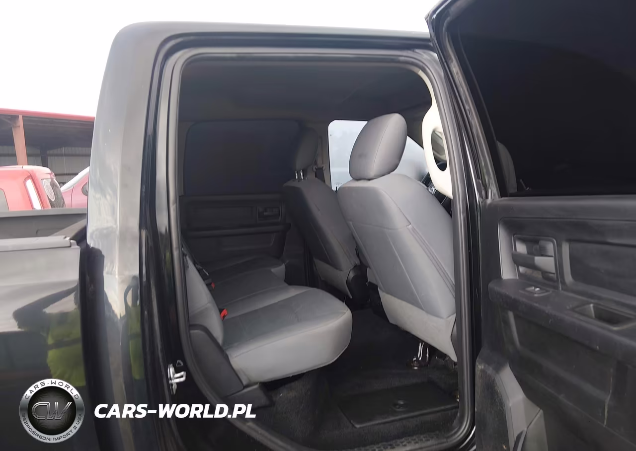 2017 Ram 2500 Tradesman 4X4 6'4 Box VIN:3C6UR5CL2HG607042 - 8