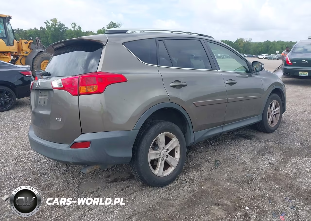 2013 Toyota Rav4 Xle VIN:JTMWFREV3DD005063 - 4