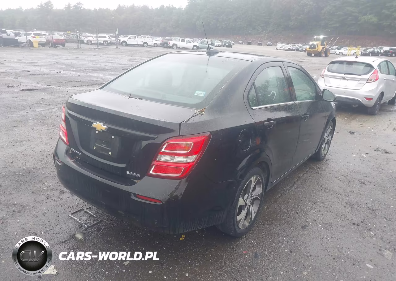 2019 Chevrolet Sonic Premier Auto VIN:1G1JF5SB7K4126679 - 4