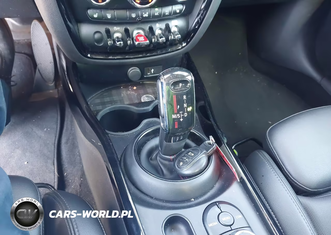 2020 Mini Clubman Cooper S VIN:WMWLV7C09L2M49203 - 11