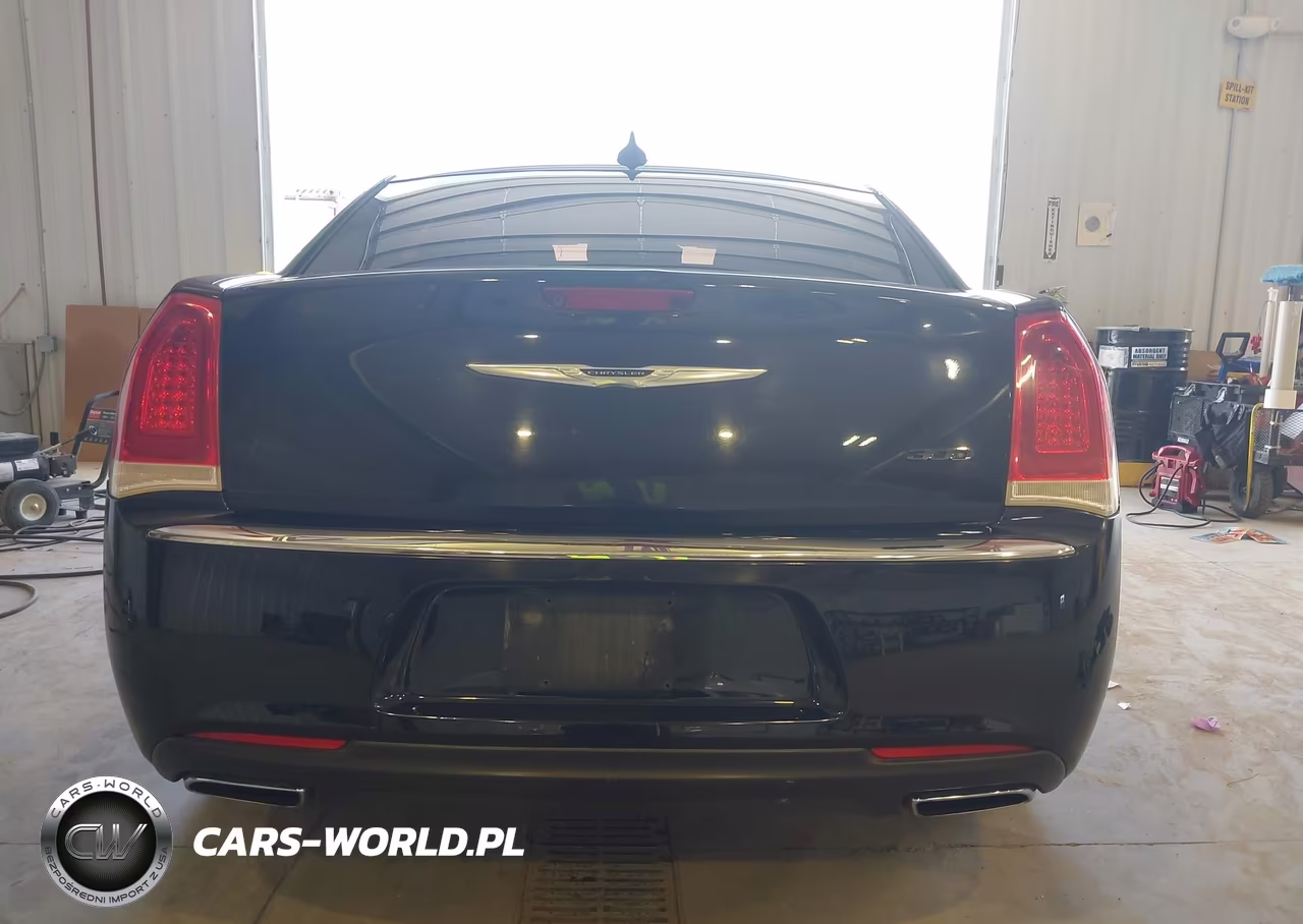 2017 Chrysler 300C VIN:2C3CCAEG4HH566514 - 17