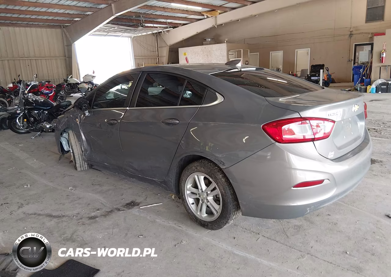 2018 Chevrolet Cruze Lt Auto VIN:1G1BE5SM4J7169043 - 3
