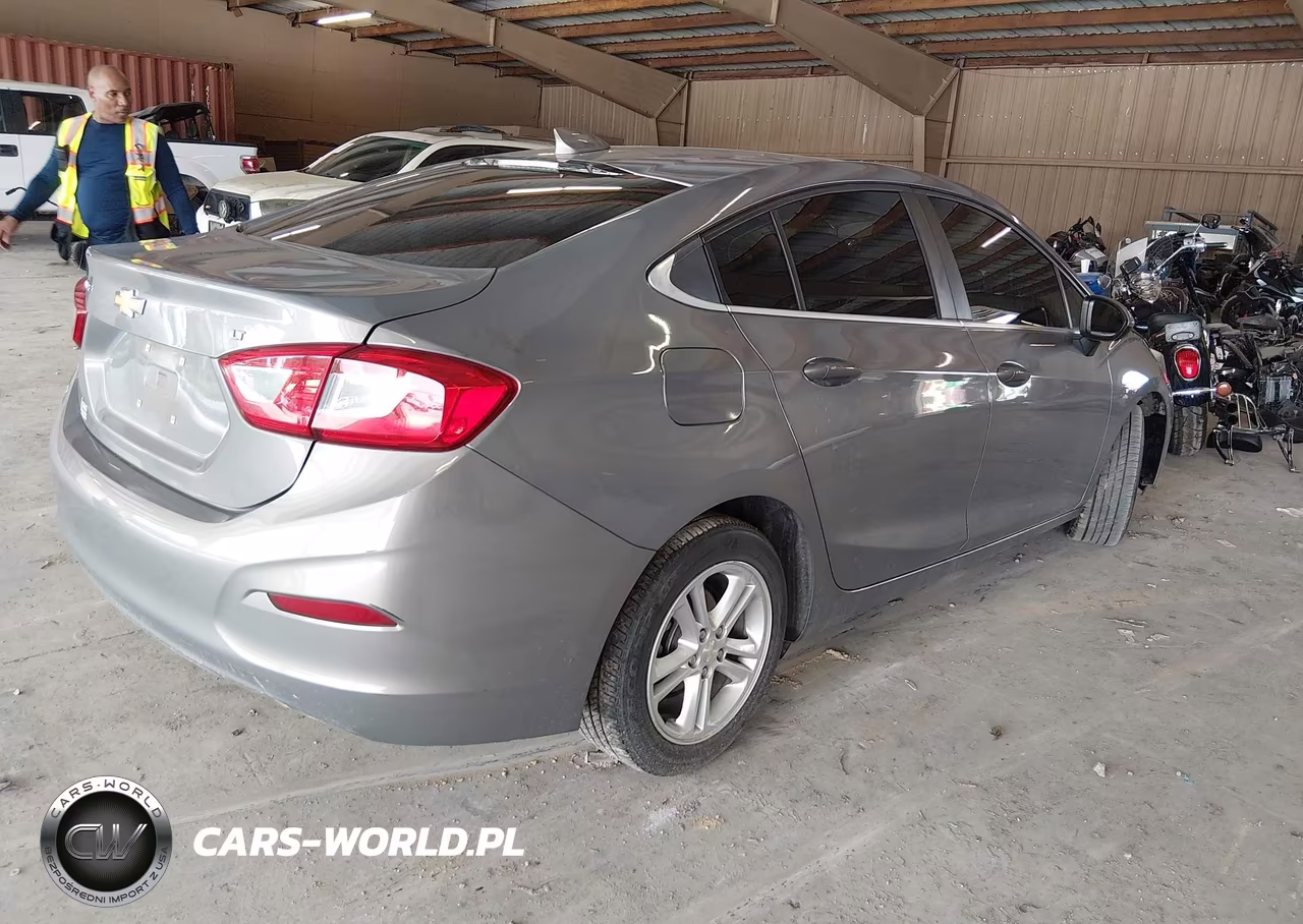 2018 Chevrolet Cruze Lt Auto VIN:1G1BE5SM4J7169043 - 4
