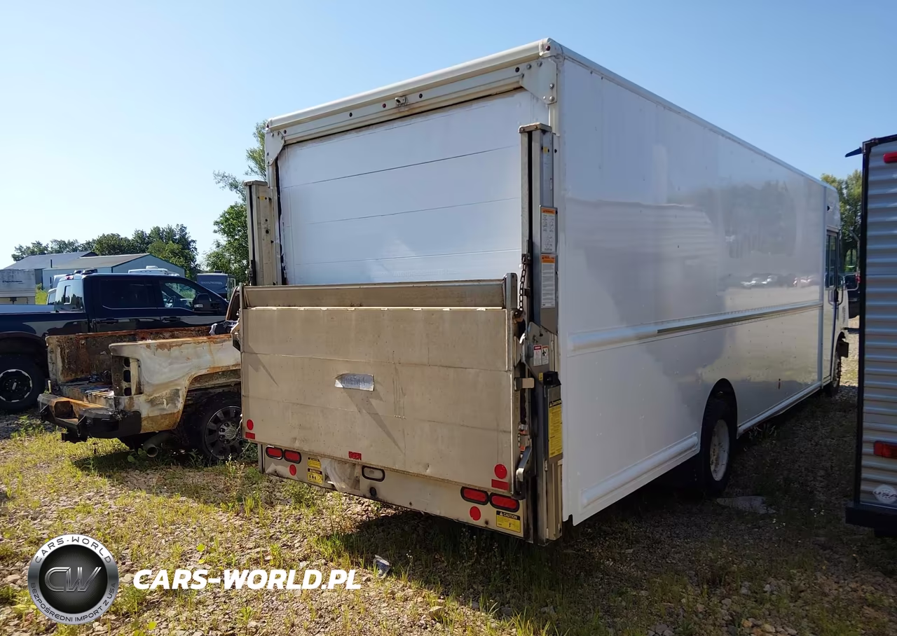 2015 Ford F-59 Commercial Stripped VIN:1F66F5KY3F0A04337 - 16