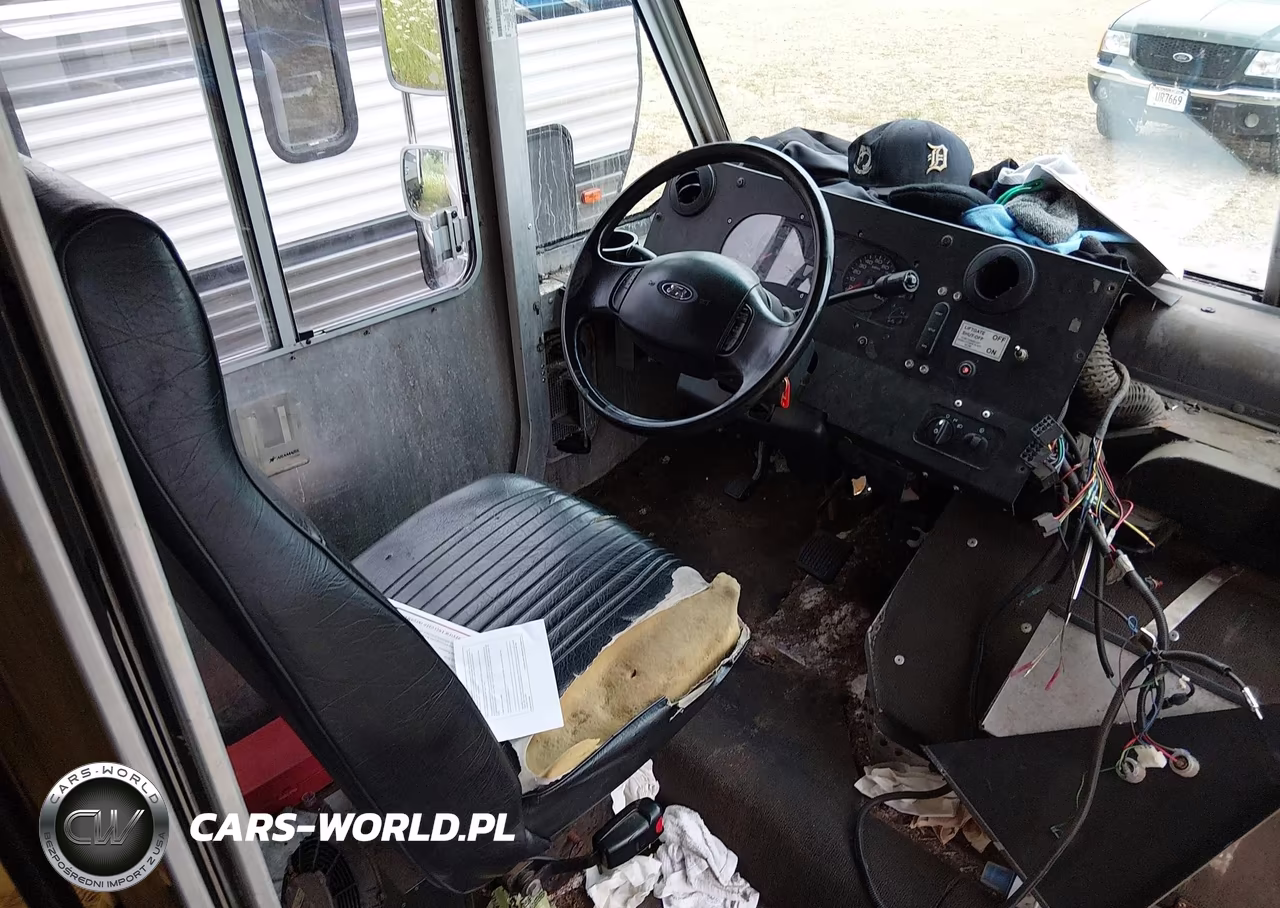 2015 Ford F-59 Commercial Stripped VIN:1F66F5KY3F0A04337 - 7