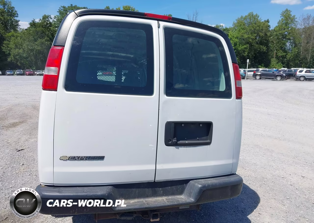 2018 Chevrolet Express 2500 Work Van VIN:1GCWGBFG2J1343491 - 17
