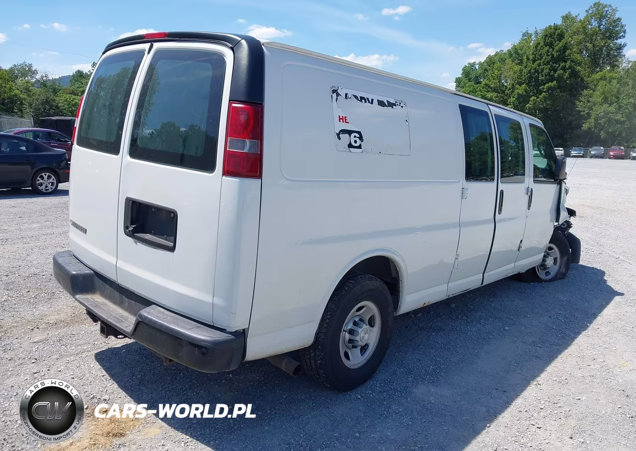 2018 Chevrolet Express 2500 Work Van VIN:1GCWGBFG2J1343491 - 4