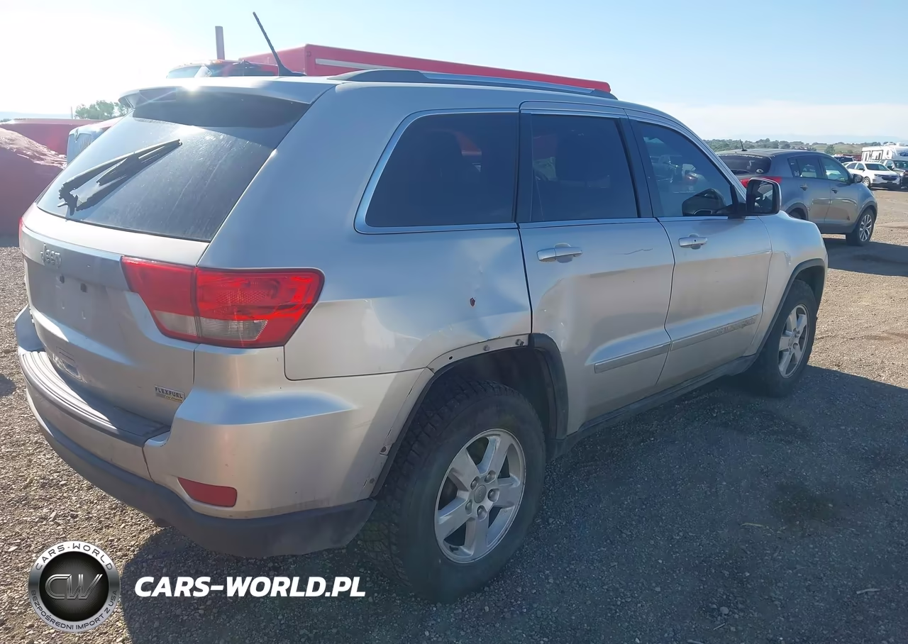 2012 Jeep Grand Cherokee Laredo VIN:1C4RJFAG8CC359473 - 4