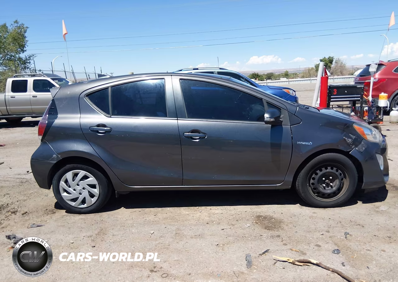 2015 Toyota Prius C One VIN:JTDKDTB36F1103786 - 13