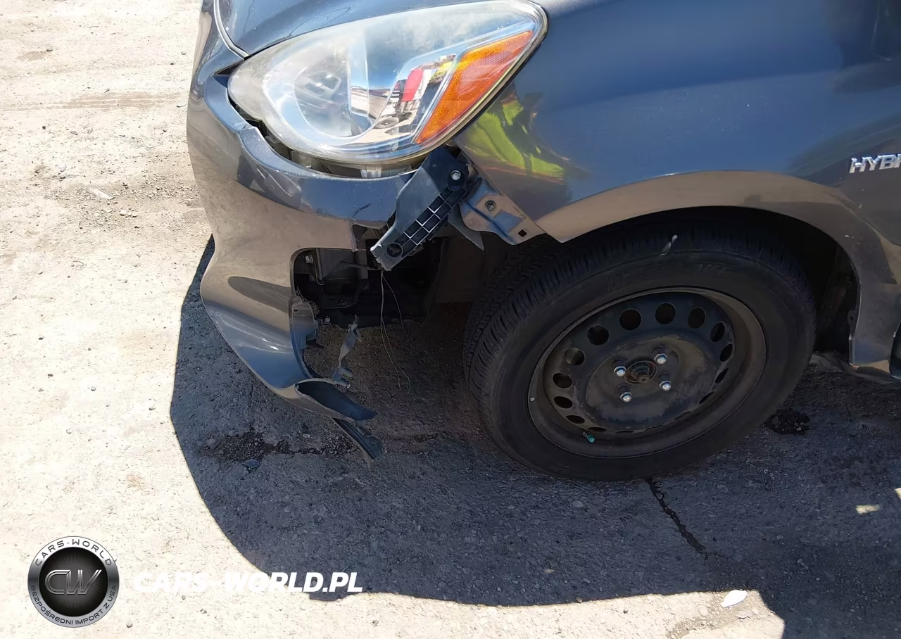 2015 Toyota Prius C One VIN:JTDKDTB36F1103786 - 17