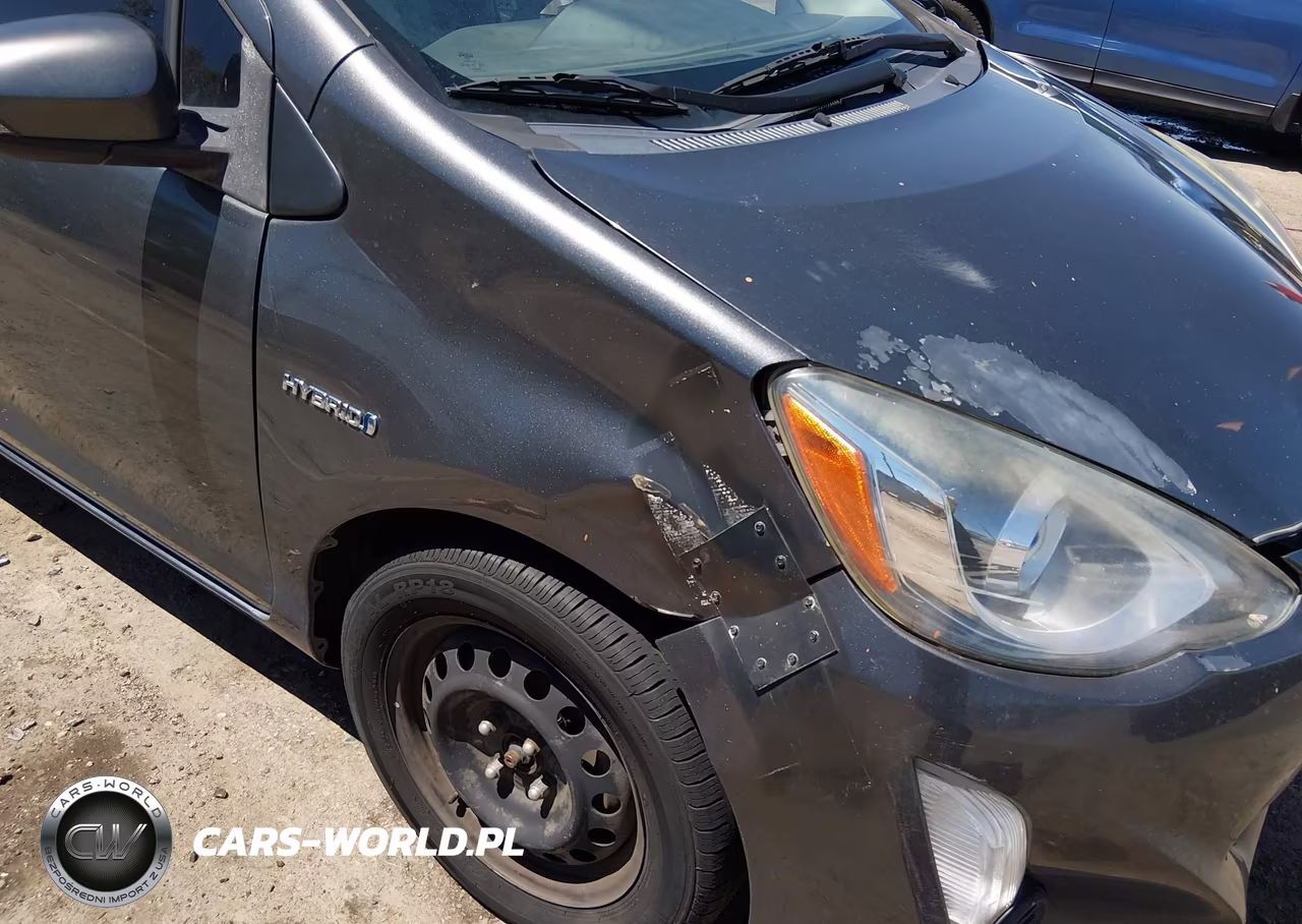 2015 Toyota Prius C One VIN:JTDKDTB36F1103786 - 18
