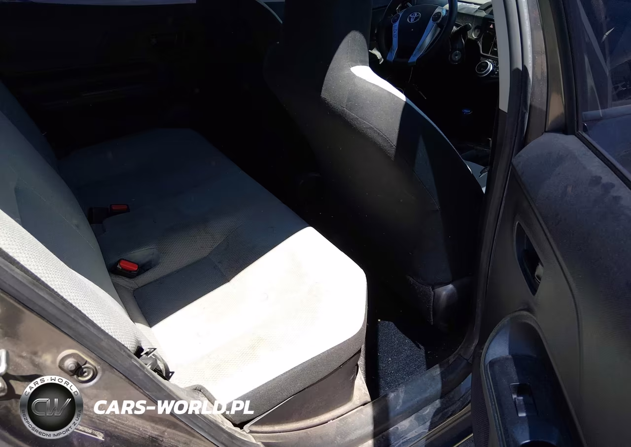 2015 Toyota Prius C One VIN:JTDKDTB36F1103786 - 8