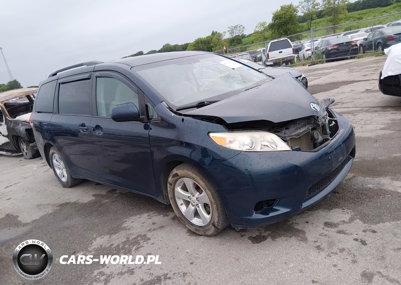2012 Toyota Sienna Le V6 8 Passenger – zdjęcie 1 z 17