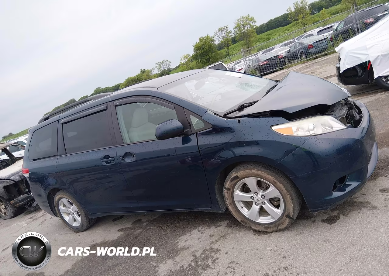2012 Toyota Sienna Le V6 8 Passenger VIN:5TDKK3DCXCS246564 - 14