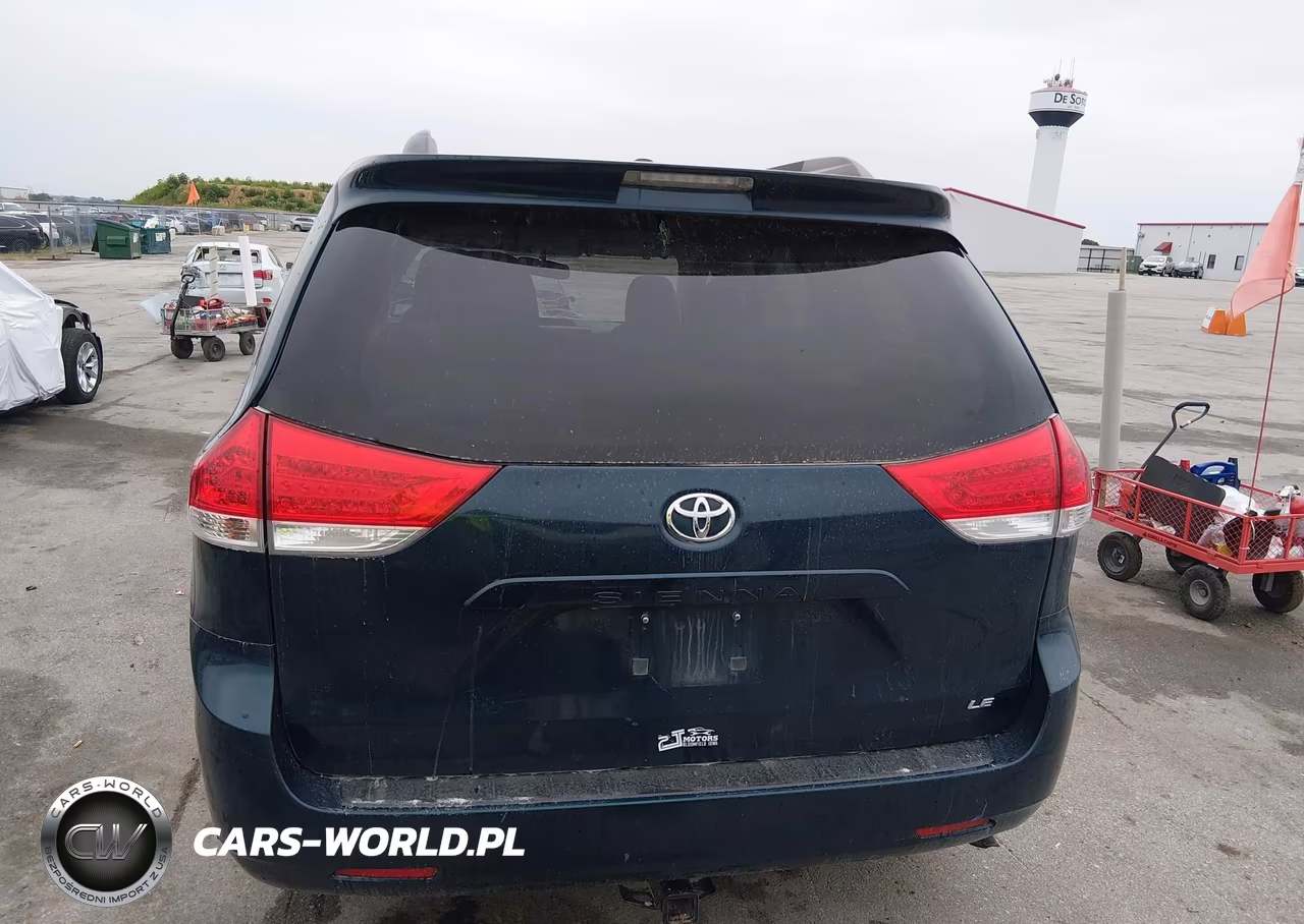 2012 Toyota Sienna Le V6 8 Passenger VIN:5TDKK3DCXCS246564 - 17