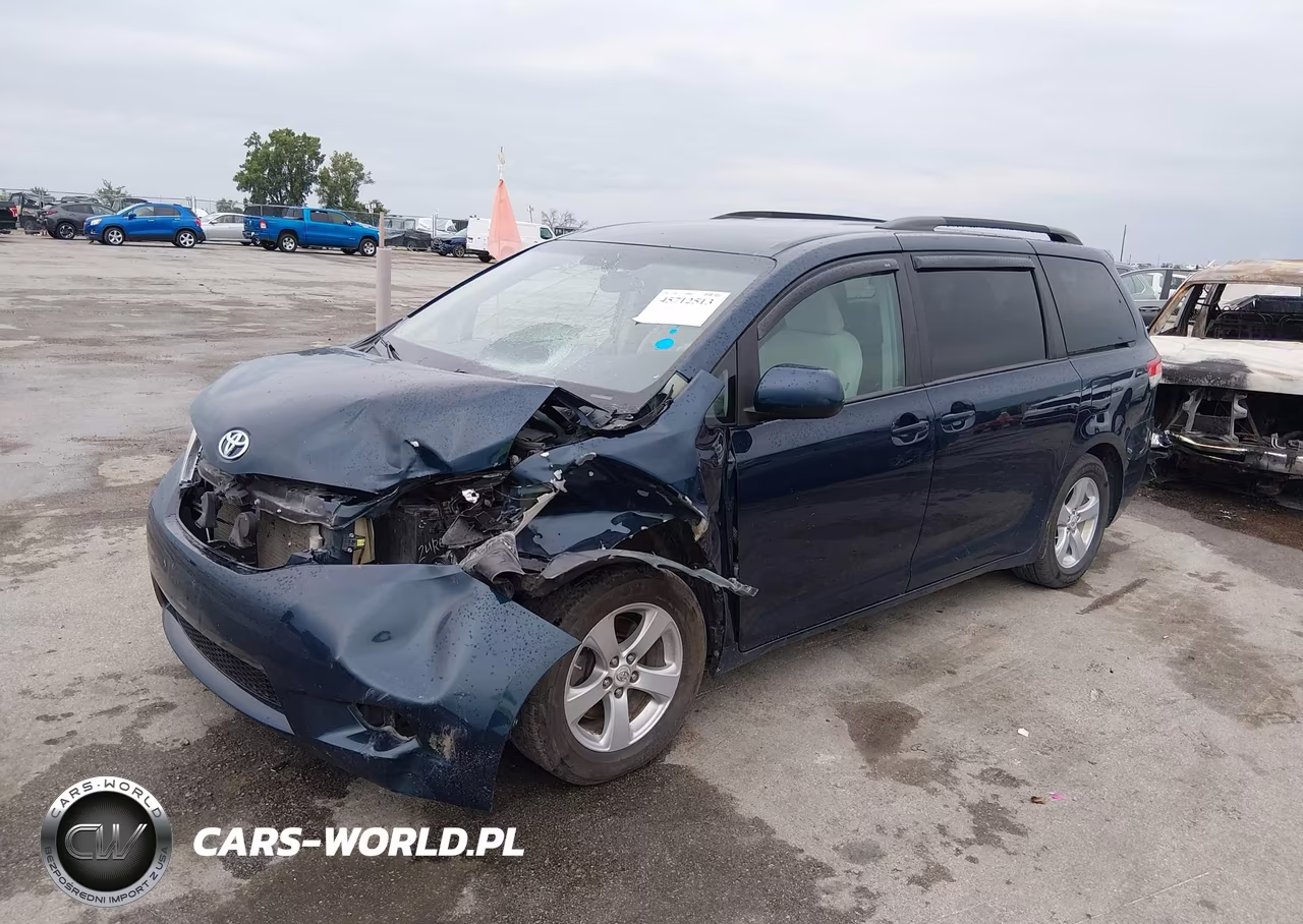 2012 Toyota Sienna Le V6 8 Passenger VIN:5TDKK3DCXCS246564 - 2