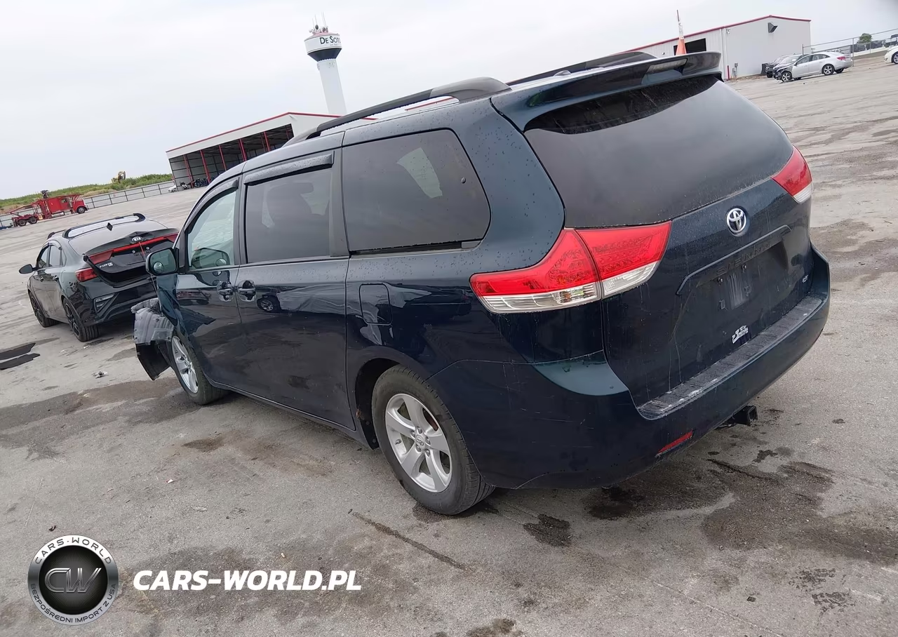 2012 Toyota Sienna Le V6 8 Passenger VIN:5TDKK3DCXCS246564 - 3