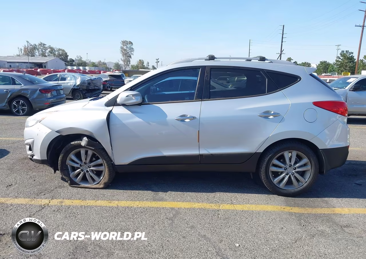 2011 Hyundai Tucson Limited VIN:KM8JU3AC6BU290075 - 15