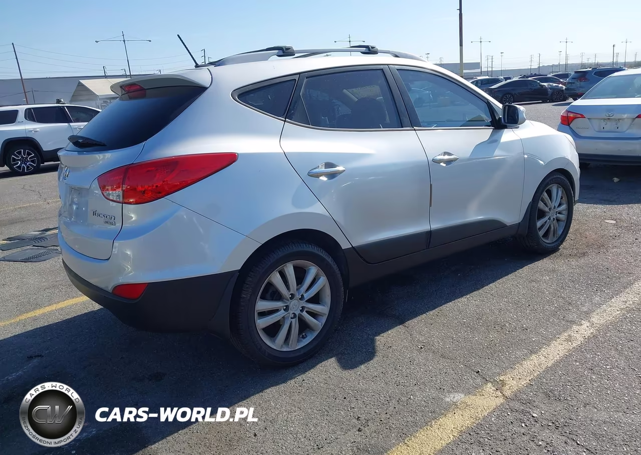 2011 Hyundai Tucson Limited VIN:KM8JU3AC6BU290075 - 4