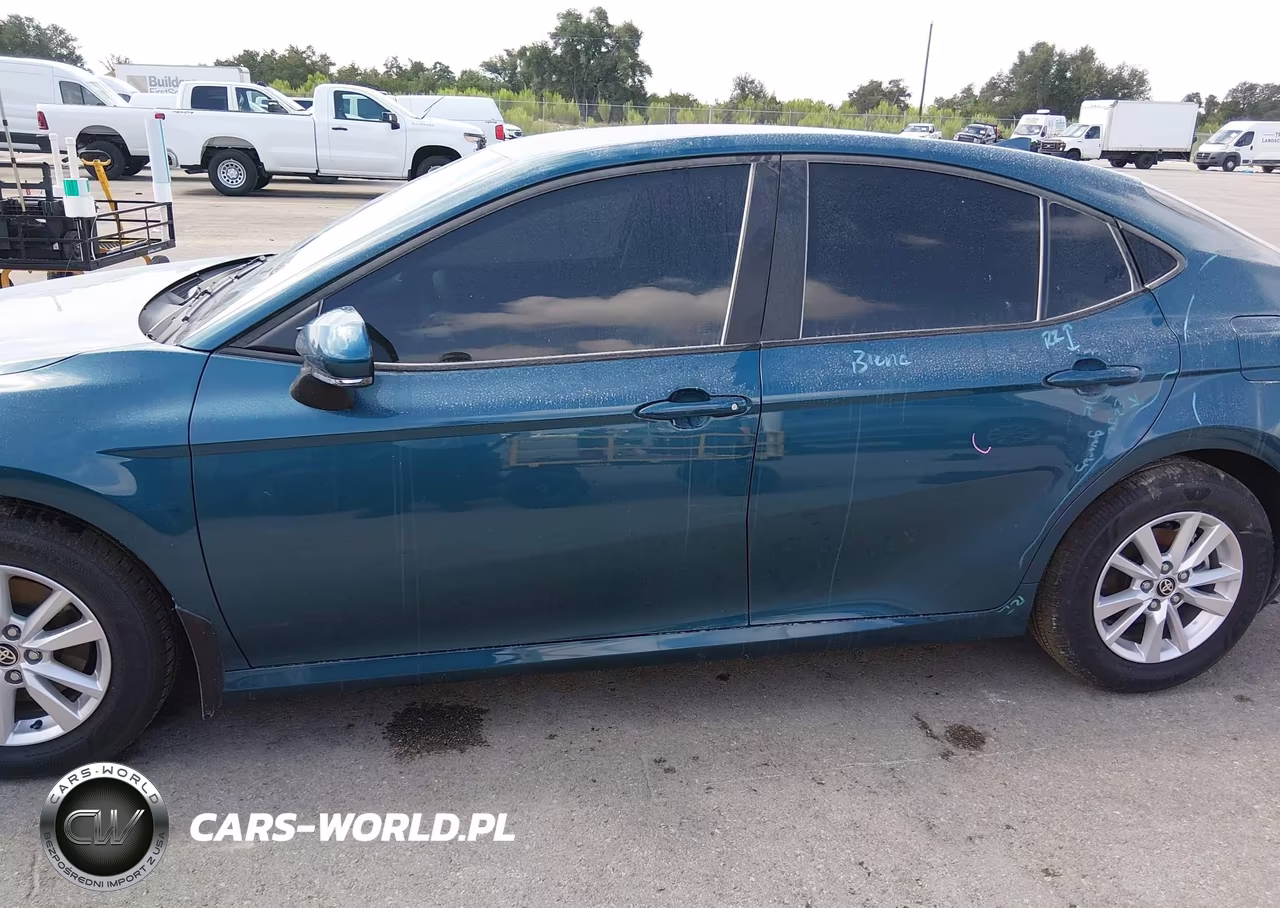2026 Toyota Camry Le VIN:4T1DAACK0TU219602 - 15